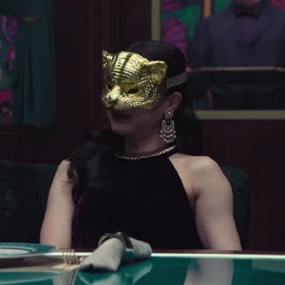👑