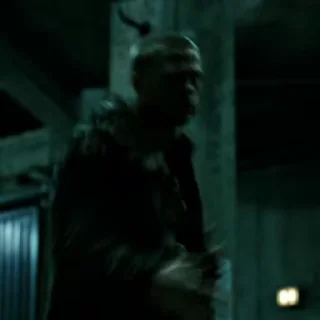 😡