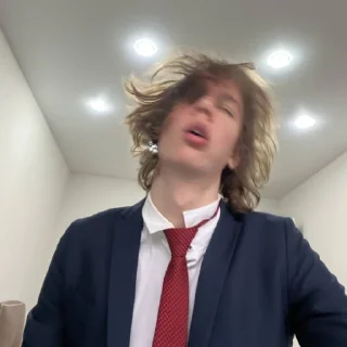 😳