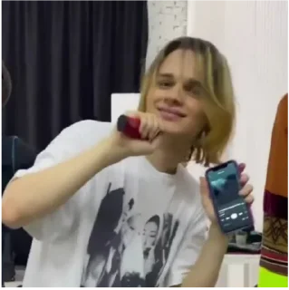 🥳