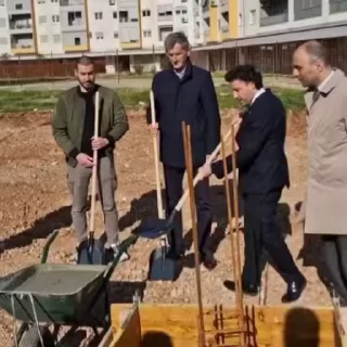🏗