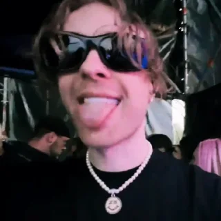 😛