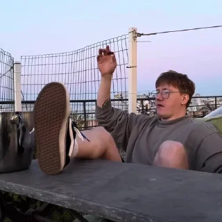 💴