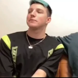 🤨
