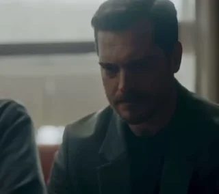 😠