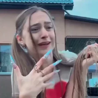 😭