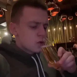 🥂