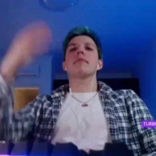 😘
