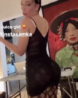 💋