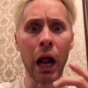 😨