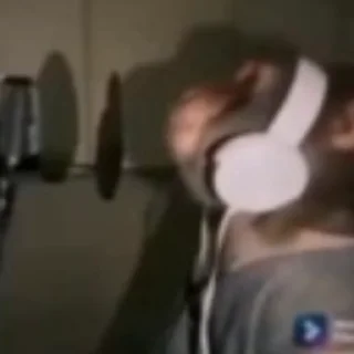 🎤