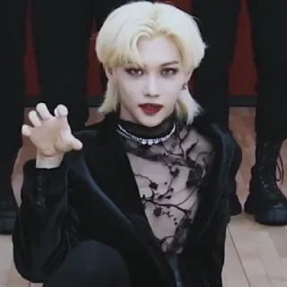 🐾