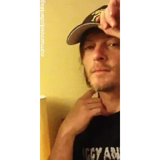 😗