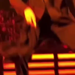 🫦