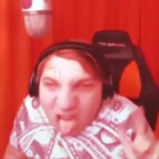 😝