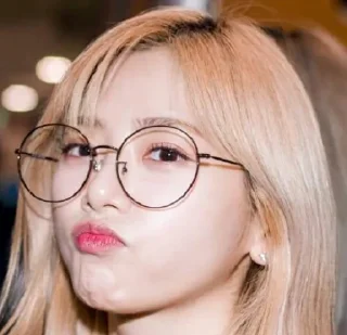 😗