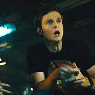 😱
