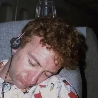 😴