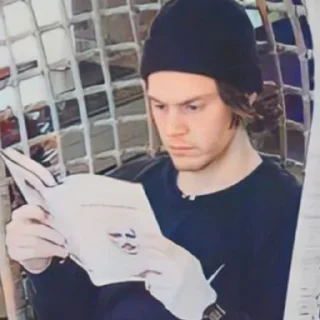 📖