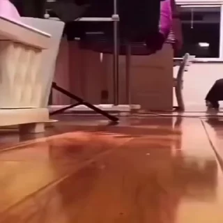 😳