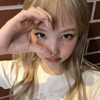 ★ nayeon ¡!  `  @atsukoy0q :: @fStikBot