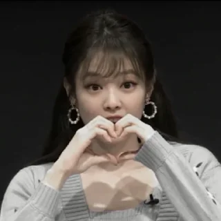JENNIE KIM ┼❁ @FVCK00PRIDE