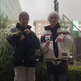 😝