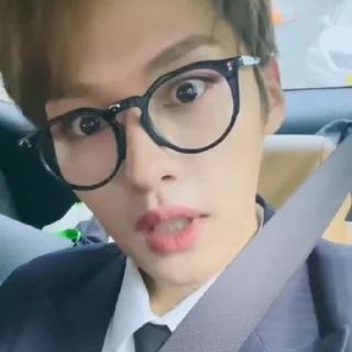 😘