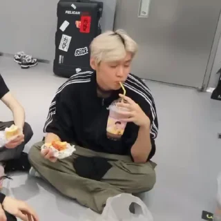 🤍