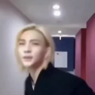 👺