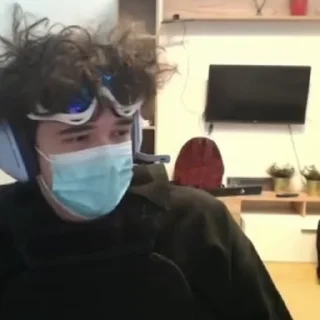 😳