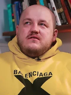 🤨
