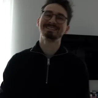 😂