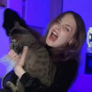😾
