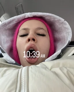 💋