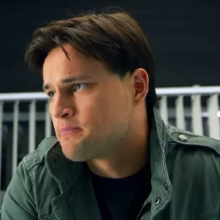 😠