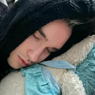 😴