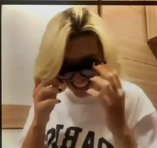 😎