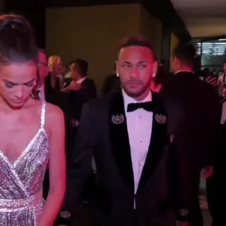 😐
