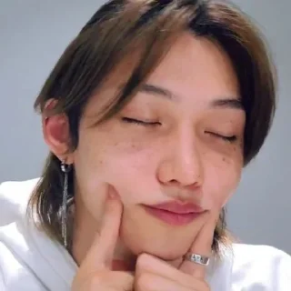 😗