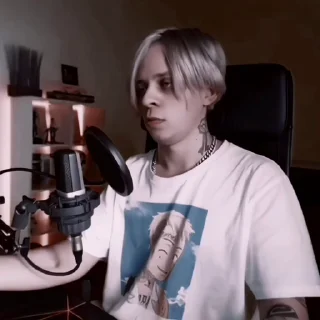 🎥