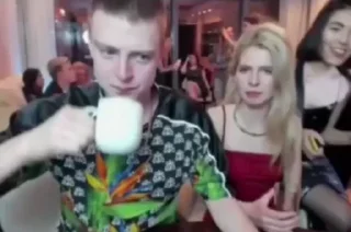 👊