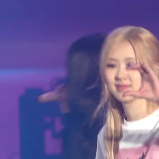 👩‍❤️‍💋‍👩