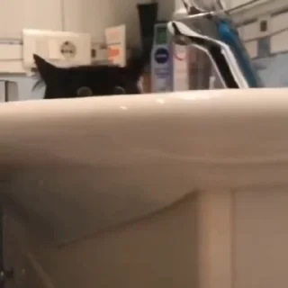 😧