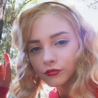 😠