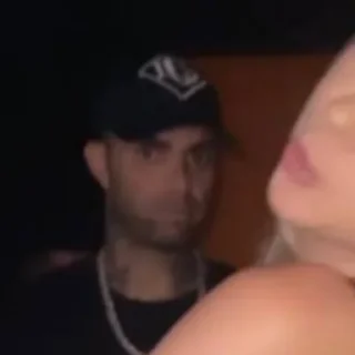 😳