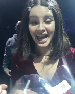 😀