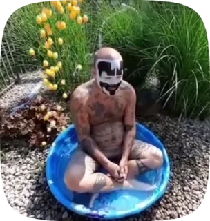 😶