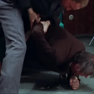 👊