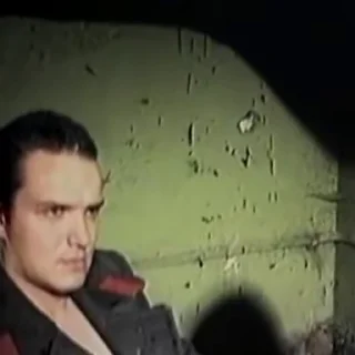 😐